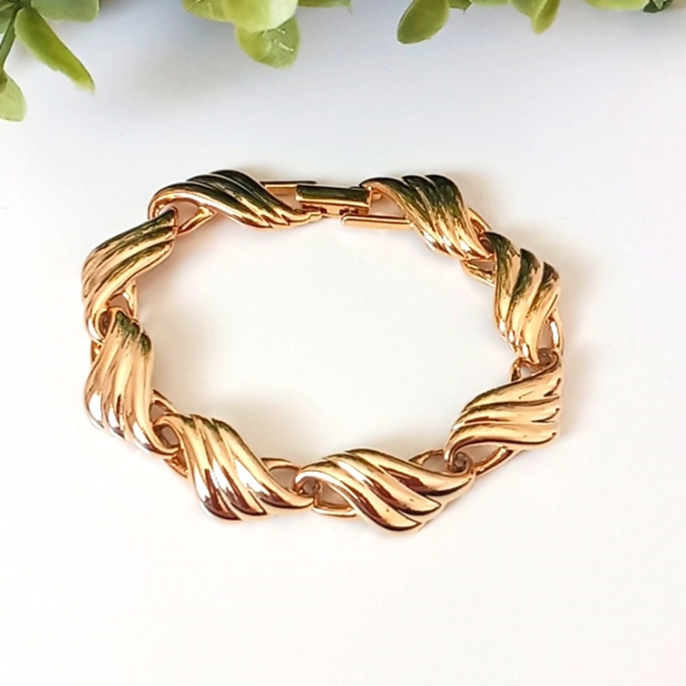 Gold Tone Link Bracelet